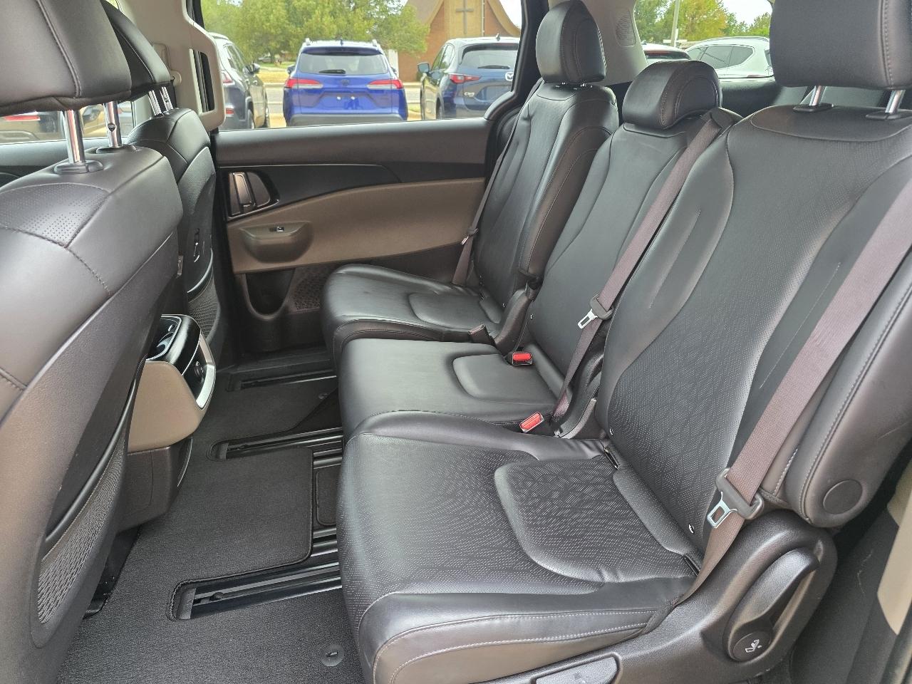 Kia Carnival LXS FWD 2025