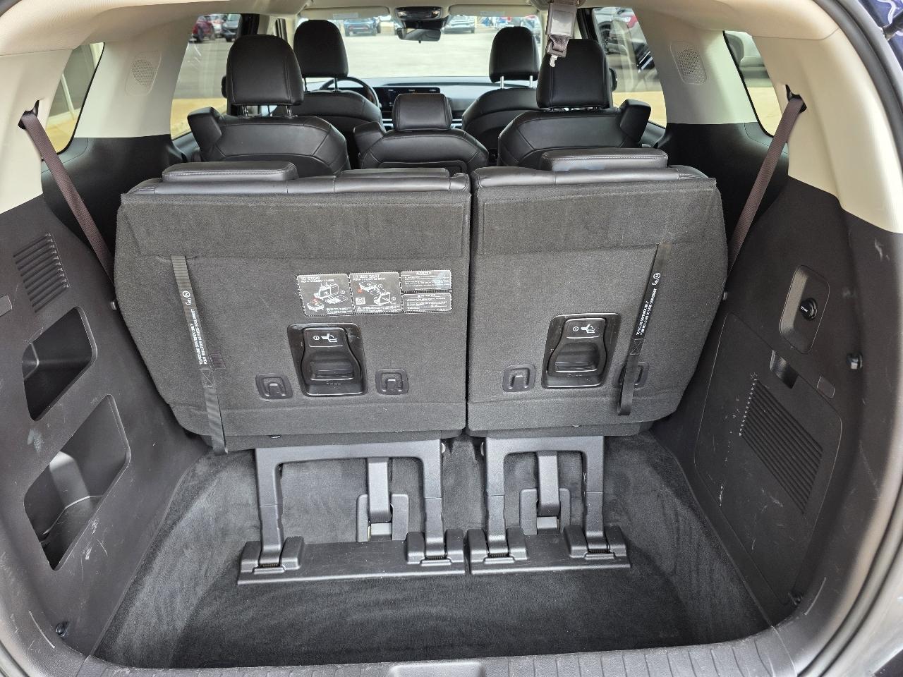 Kia Carnival LXS FWD 2025