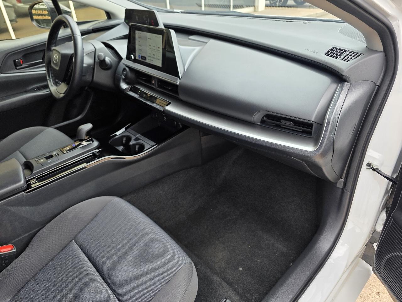 Toyota Prius Nightshade (Natl) 2025