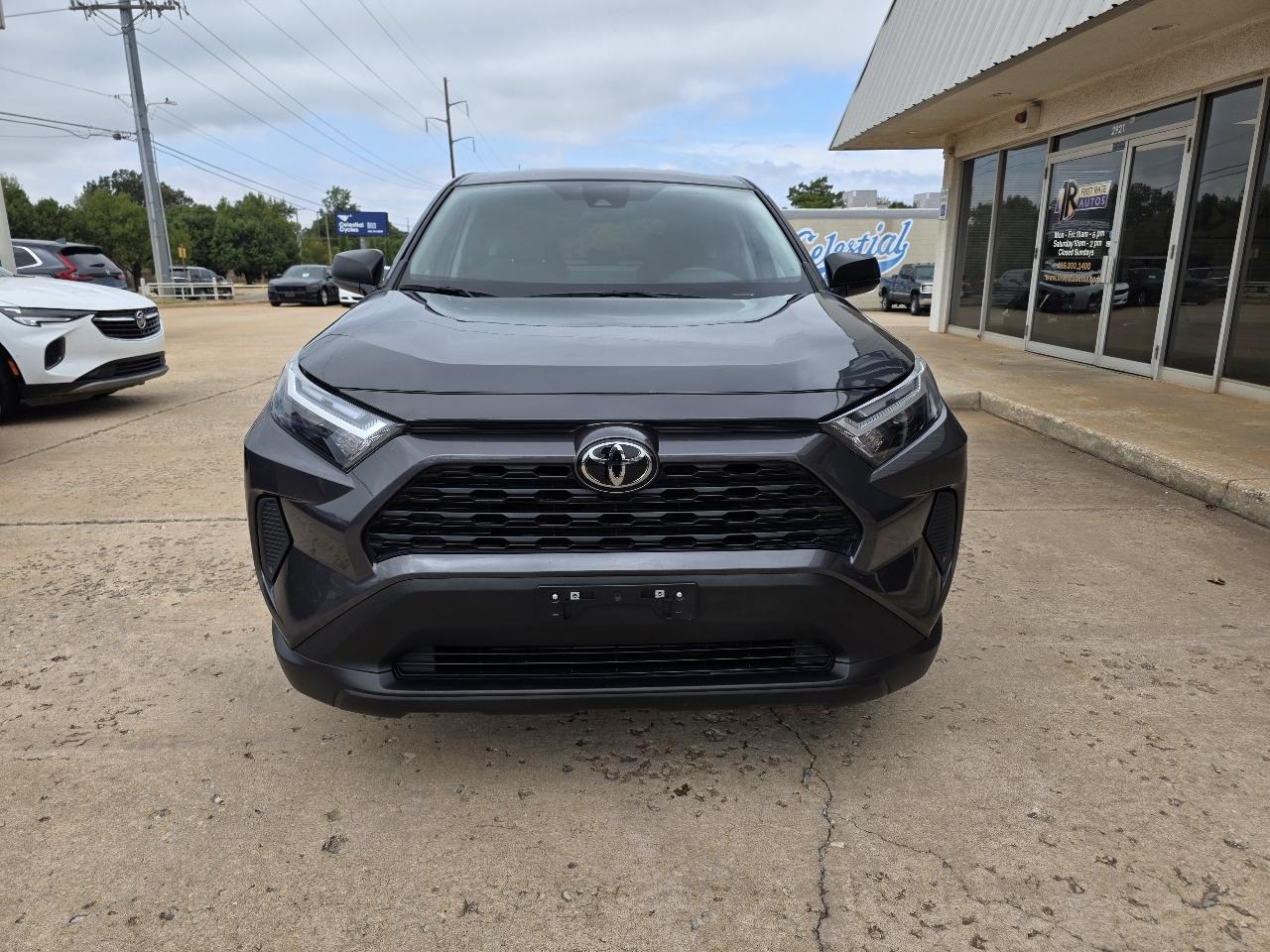 Toyota RAV4 LE FWD (Natl) 2025