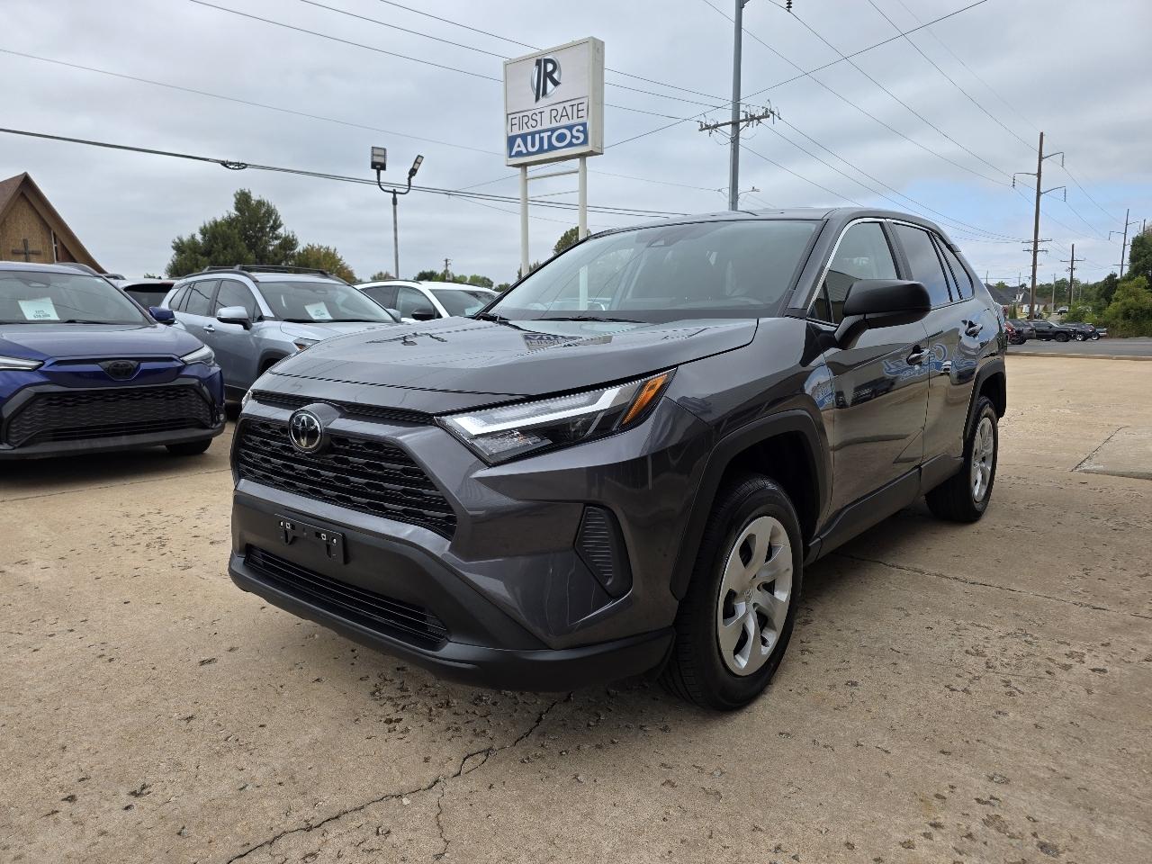 Toyota RAV4 LE FWD (Natl) 2025