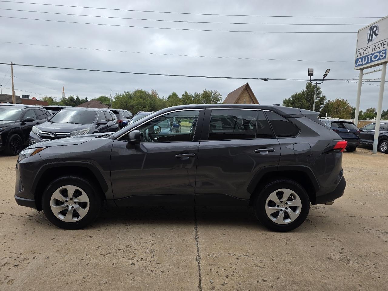 Toyota RAV4 LE FWD (Natl) 2025