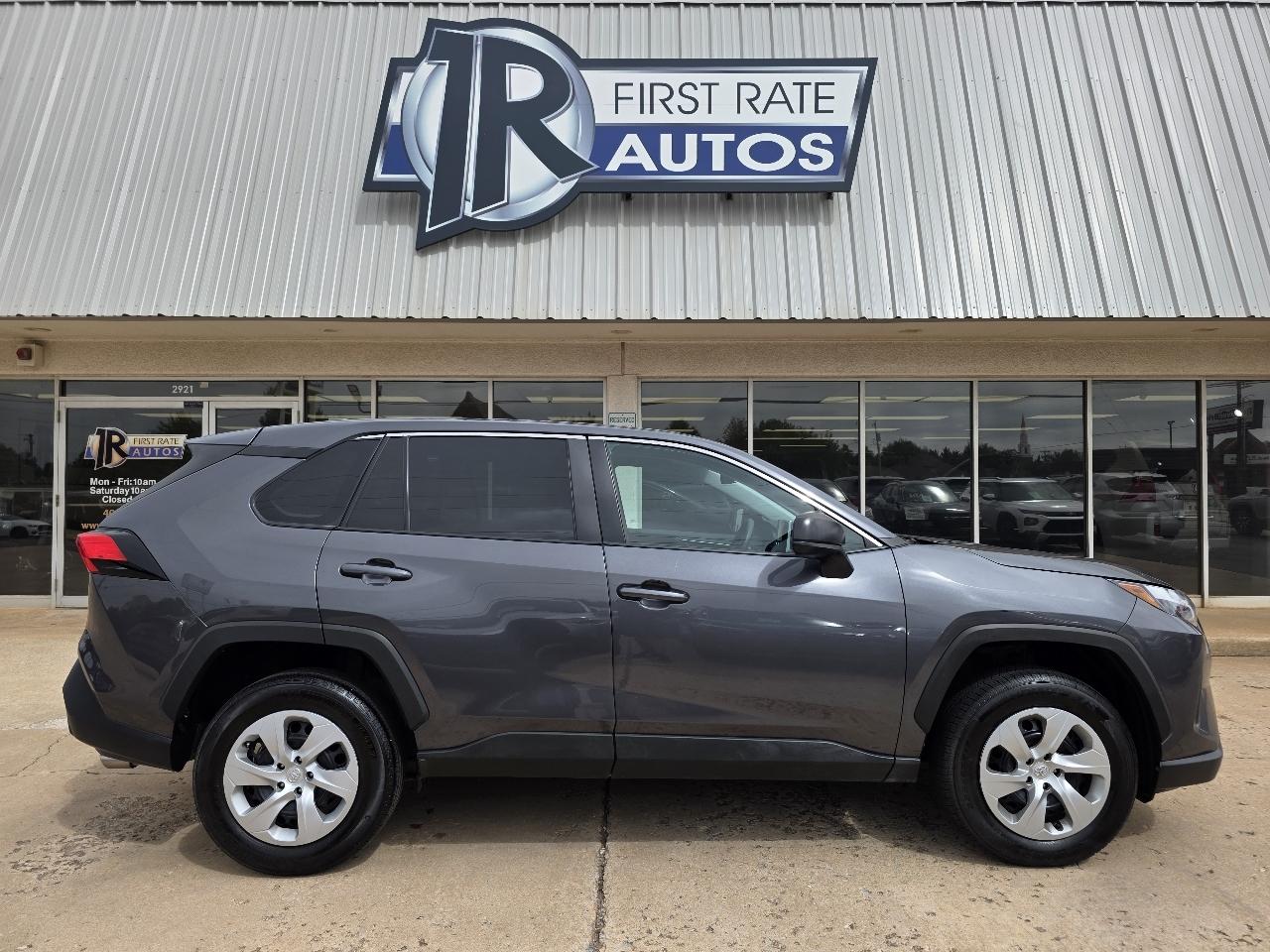 Toyota RAV4 LE FWD (Natl) 2025