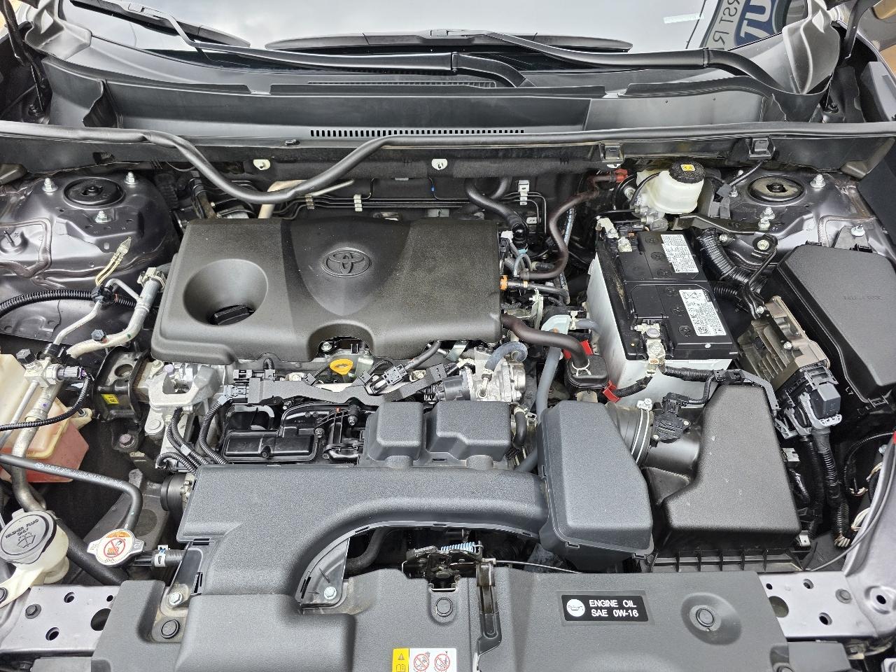 Toyota RAV4 LE FWD (Natl) 2025