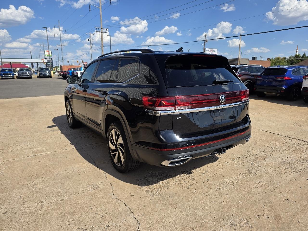 Volkswagen Atlas 2.0T SE w/Technology 4MOTION 2025