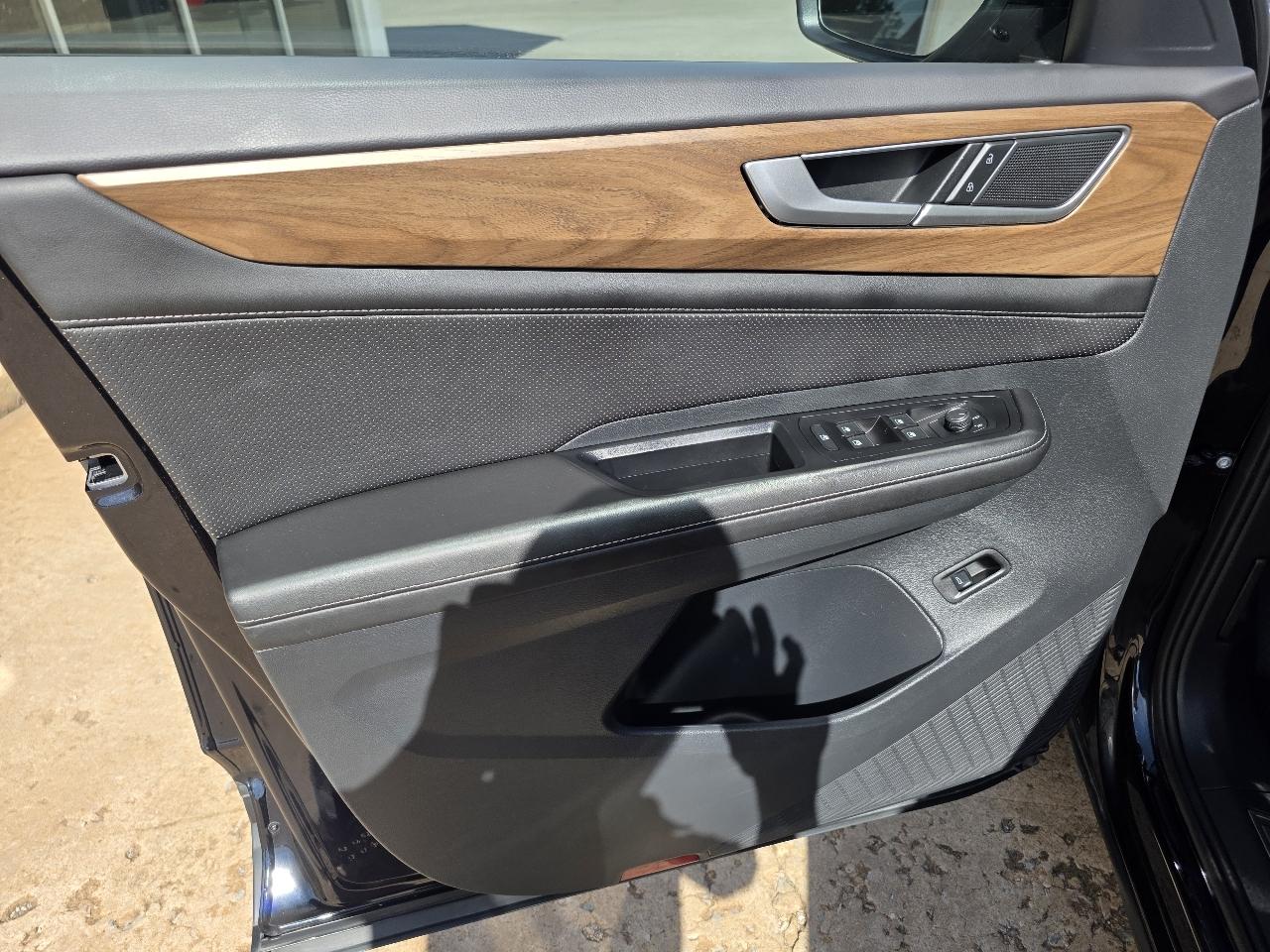 Volkswagen Atlas 2.0T SE w/Technology 4MOTION 2025