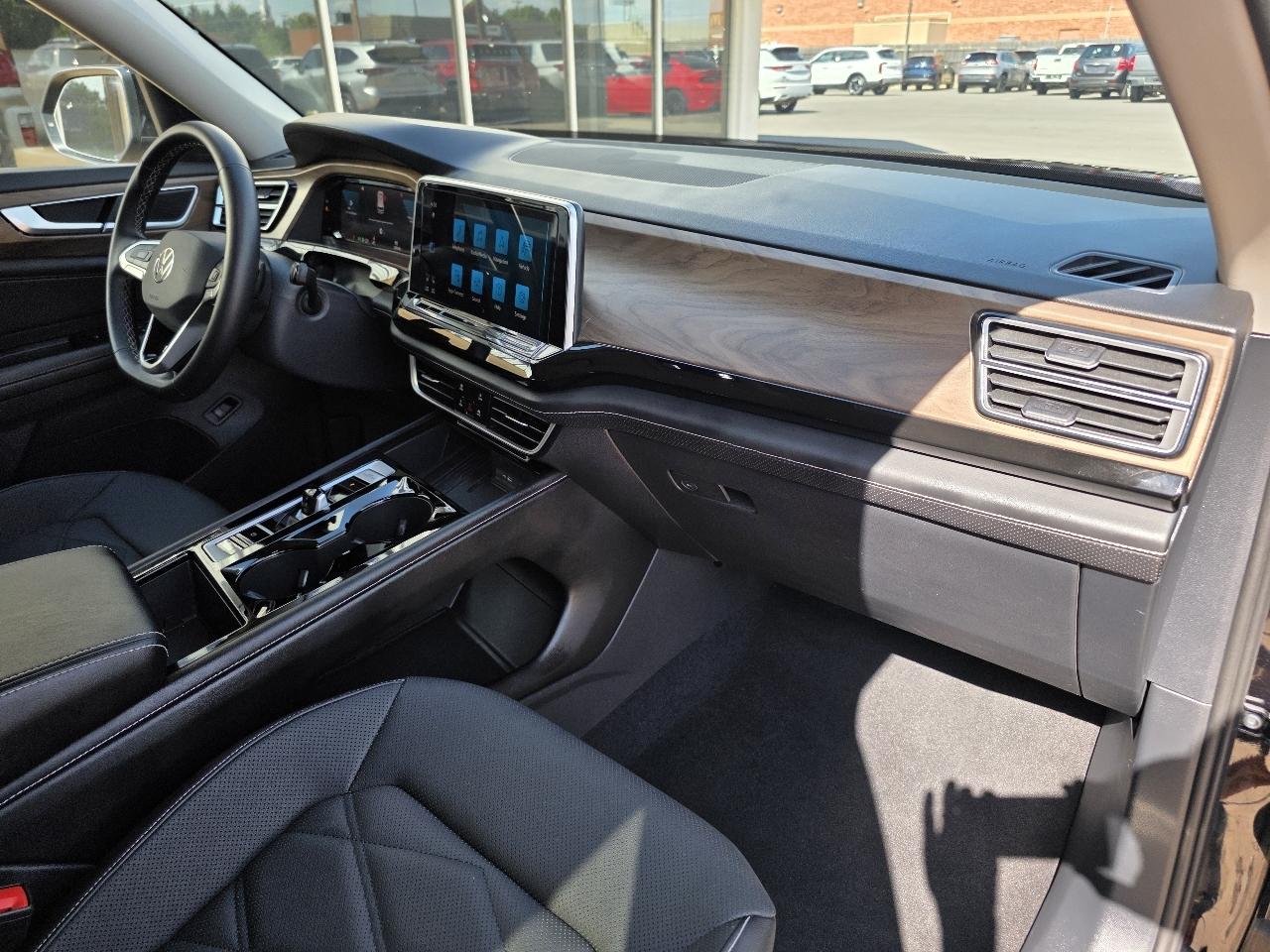 Volkswagen Atlas 2.0T SE w/Technology 4MOTION 2025