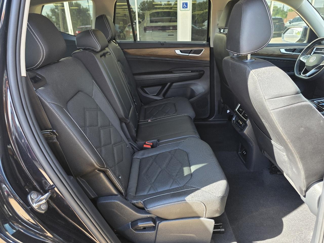 Volkswagen Atlas 2.0T SE w/Technology 4MOTION 2025