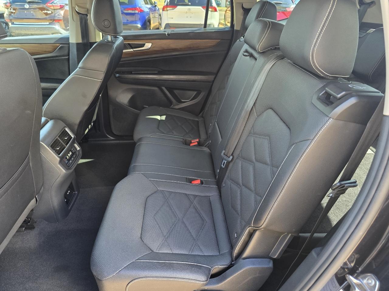 Volkswagen Atlas 2.0T SE w/Technology 4MOTION 2025