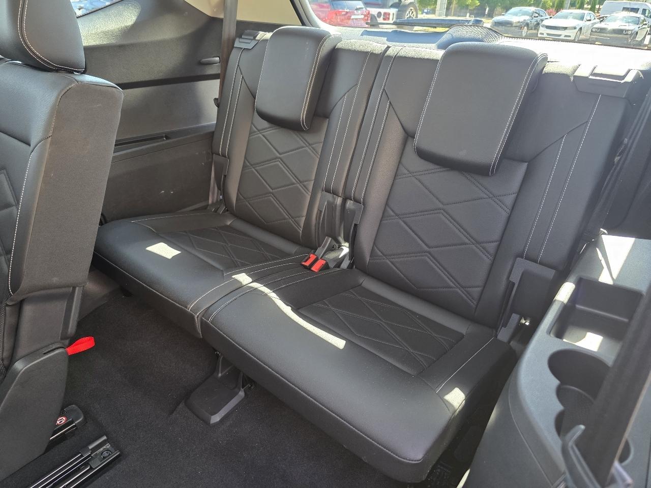 Volkswagen Atlas 2.0T SE w/Technology 4MOTION 2025