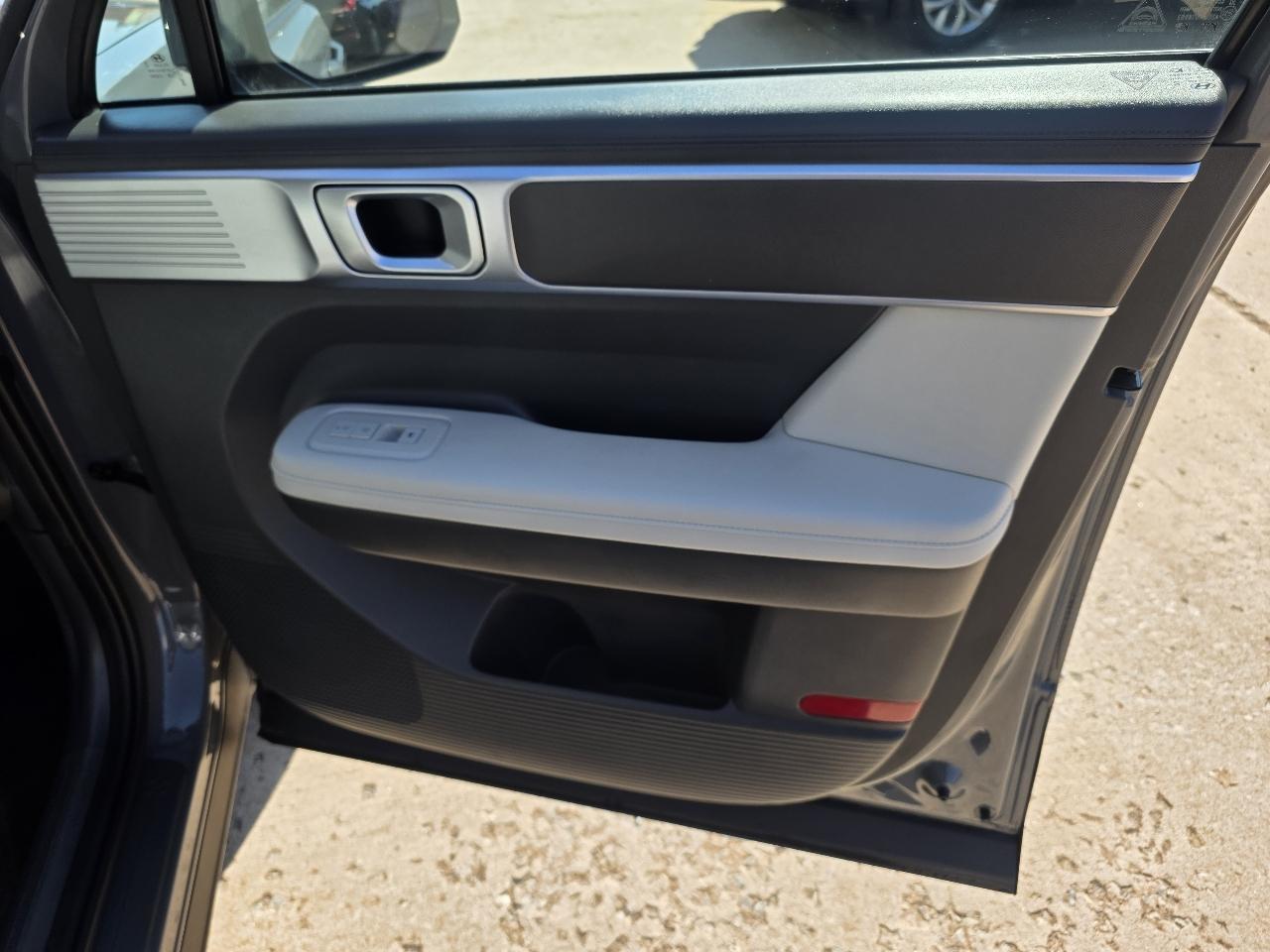 Hyundai Santa Fe SEL FWD 2025