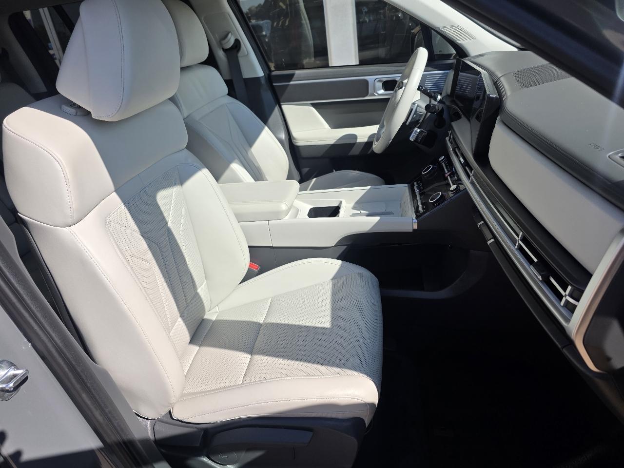 Hyundai Santa Fe SEL FWD 2025
