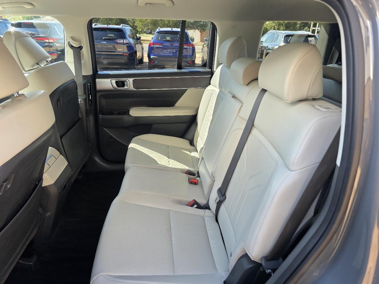 Hyundai Santa Fe SEL FWD 2025