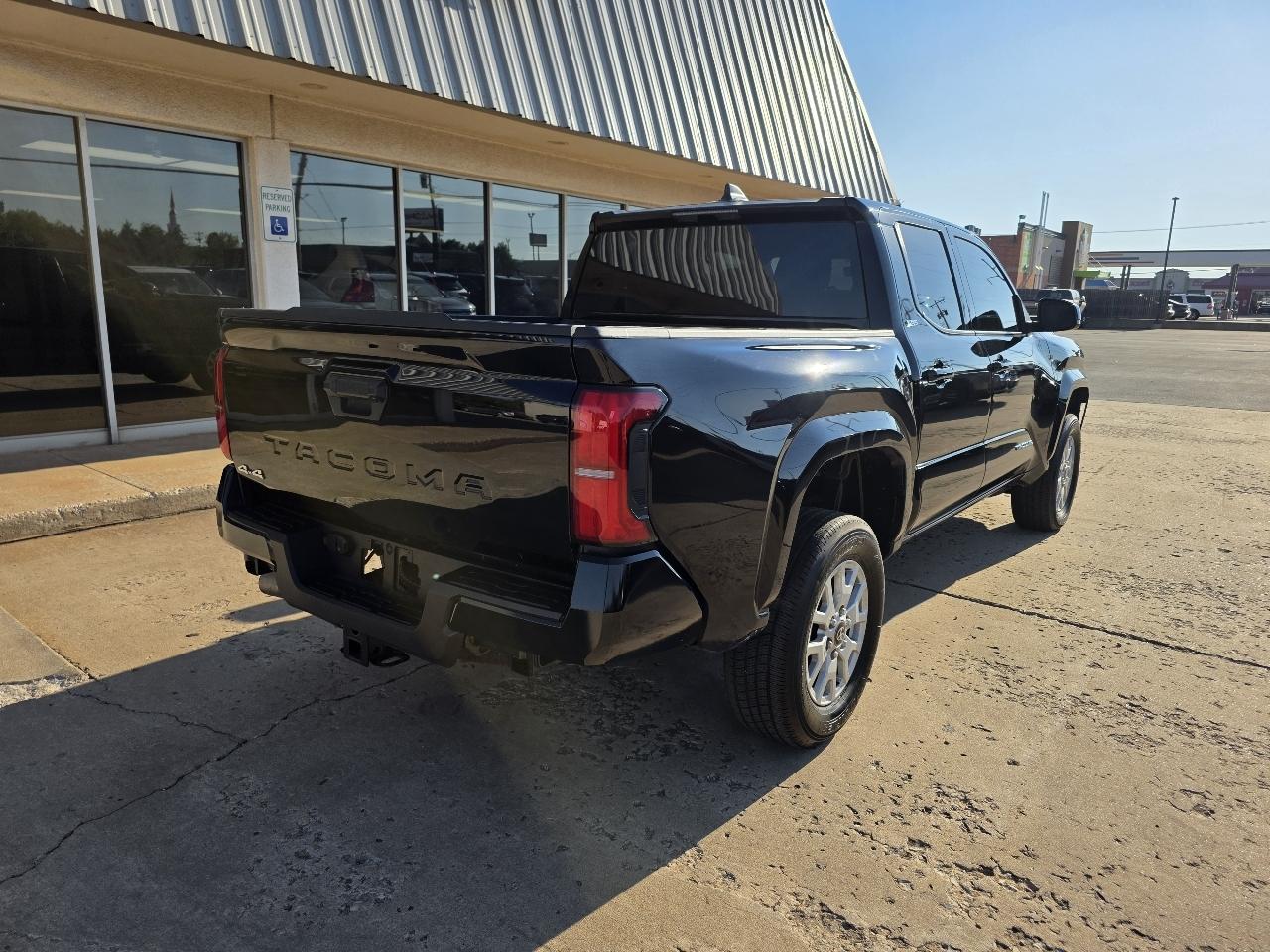 Toyota Tacoma 4WD SR5 Double Cab 5' Bed AT (Natl) 2025