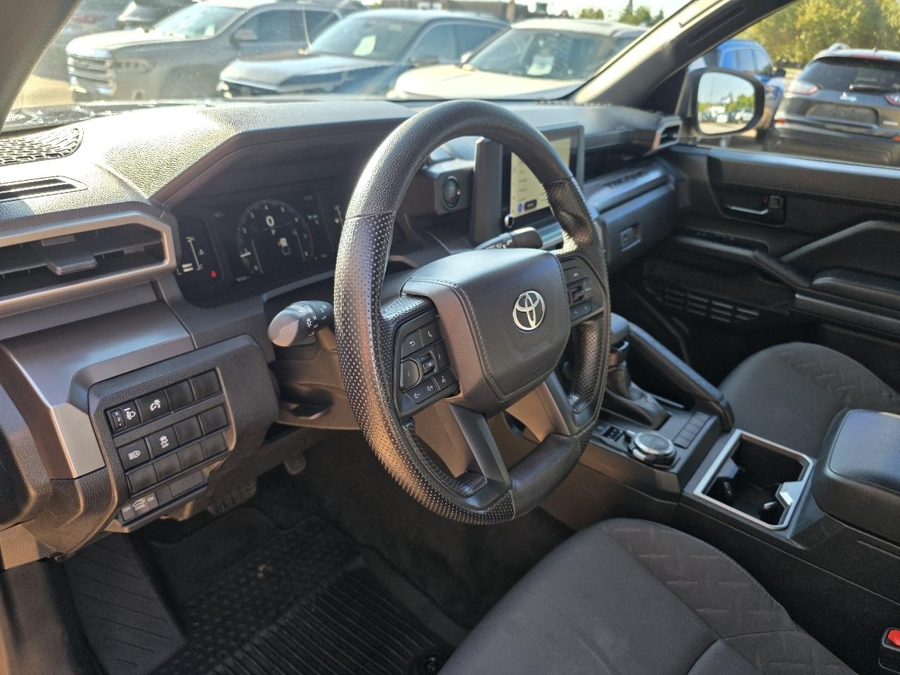 Toyota Tacoma 4WD SR5 Double Cab 5' Bed AT (Natl) 2025