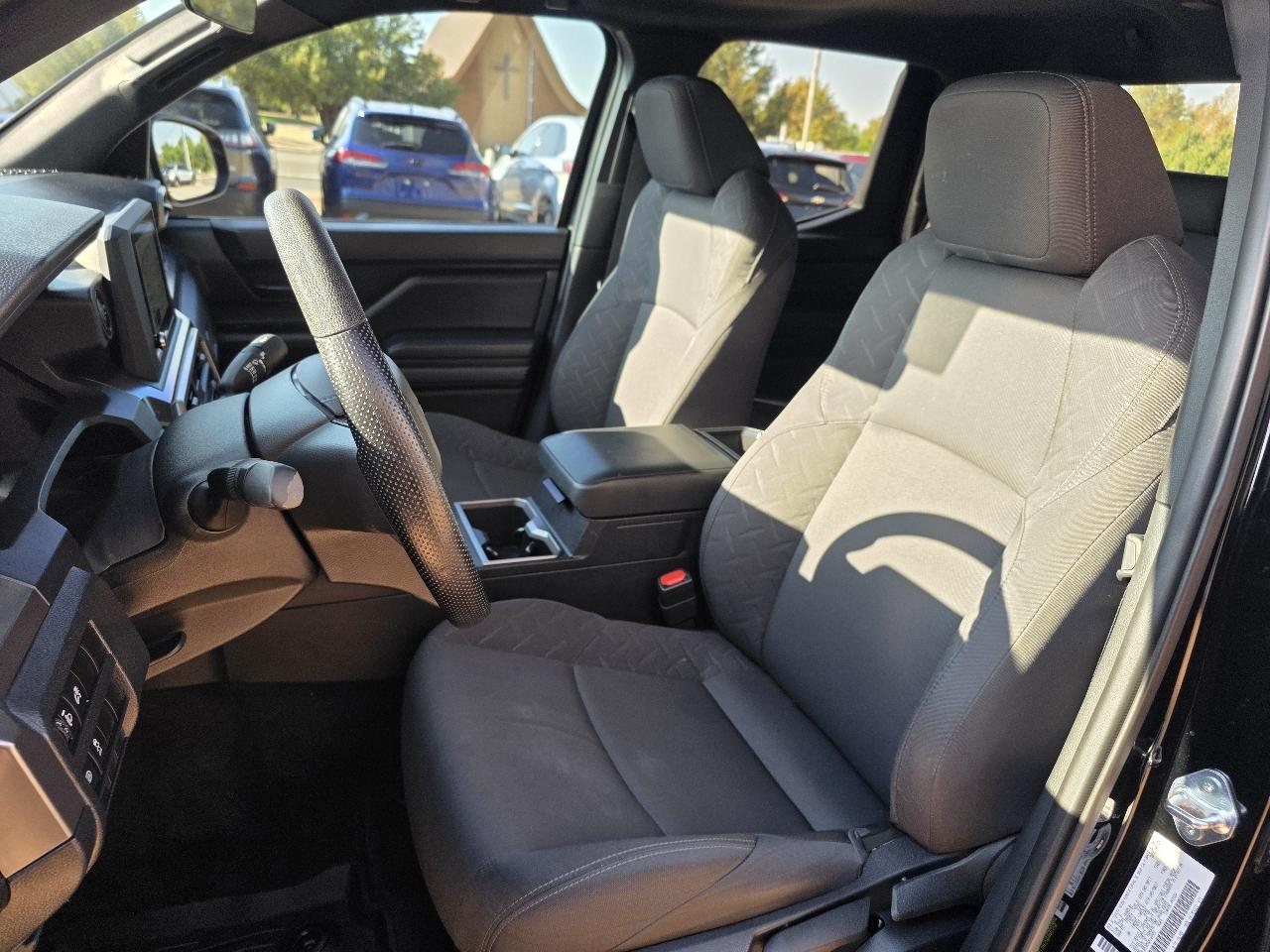 Toyota Tacoma 4WD SR5 Double Cab 5' Bed AT (Natl) 2025
