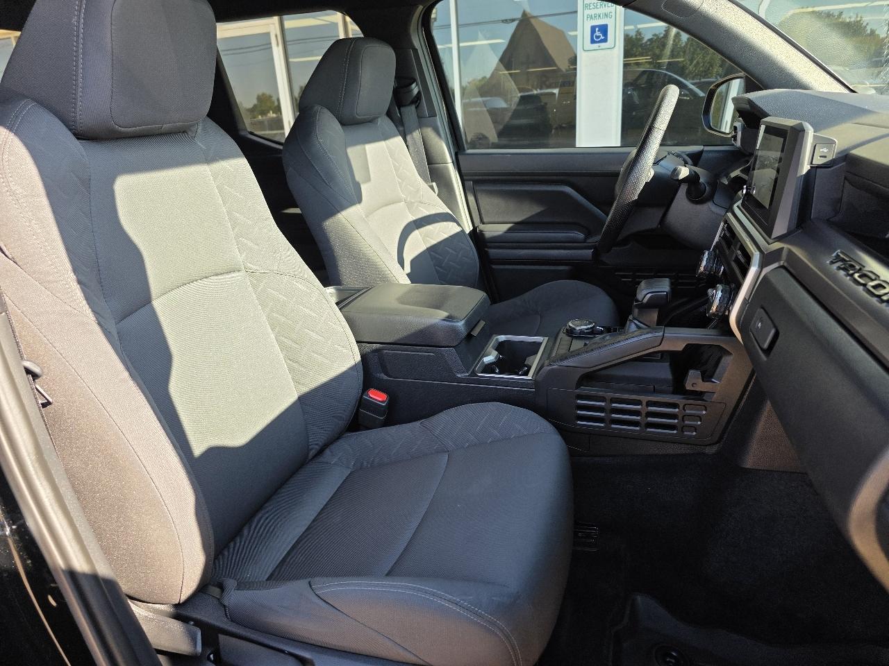 Toyota Tacoma 4WD SR5 Double Cab 5' Bed AT (Natl) 2025