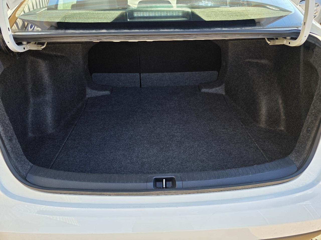 Toyota Corolla LE CVT (Natl) 2025