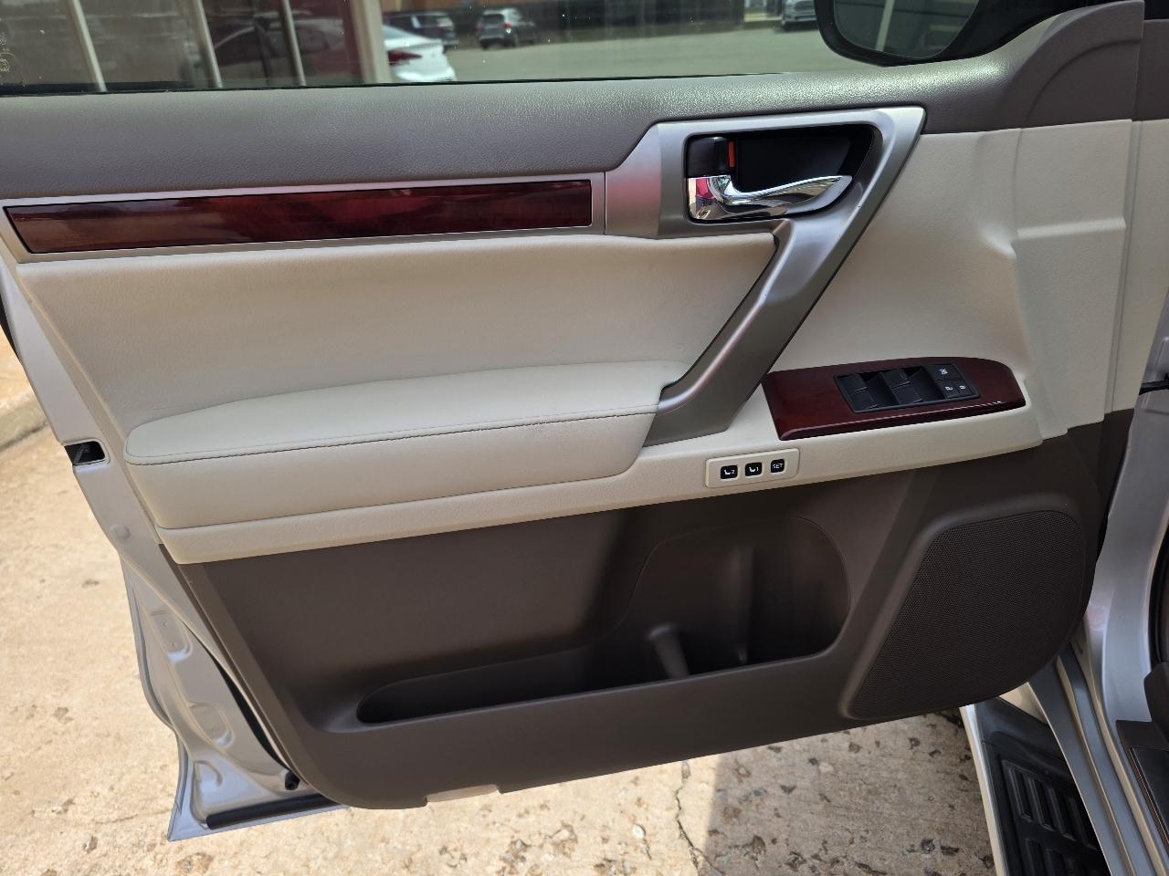 Lexus GX 460 4WD 4dr Premium 2013