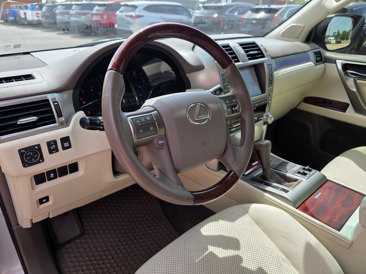Lexus GX 460 4WD 4dr Premium 2013