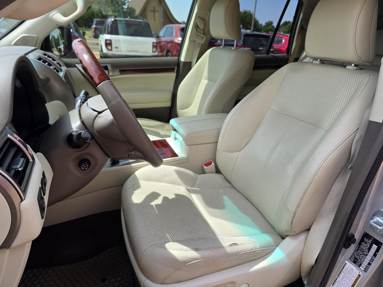 Lexus GX 460 4WD 4dr Premium 2013