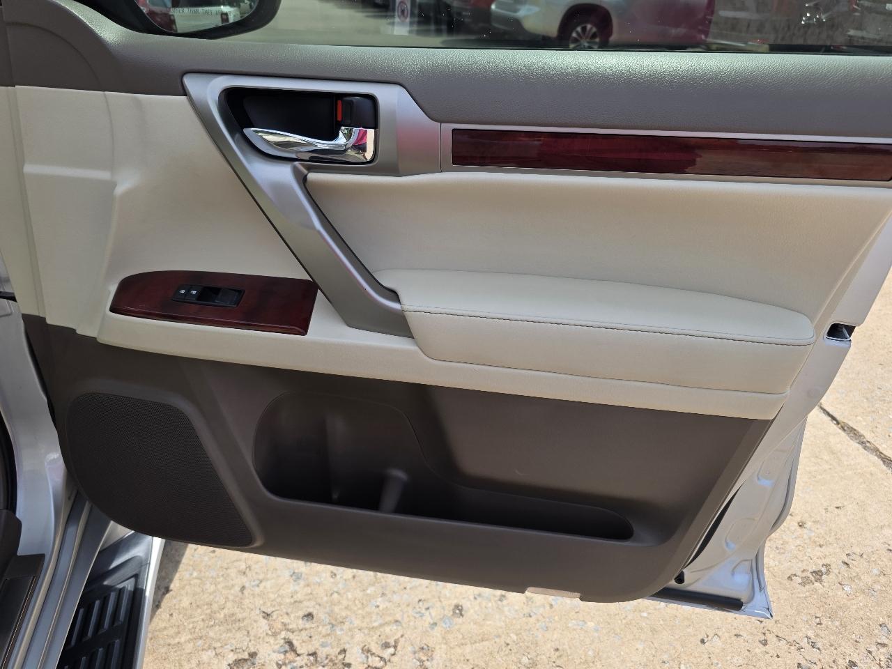 Lexus GX 460 4WD 4dr Premium 2013