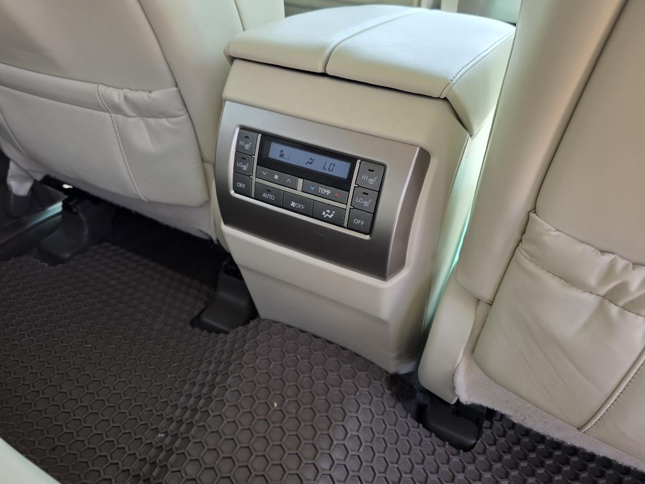 Lexus GX 460 4WD 4dr Premium 2013