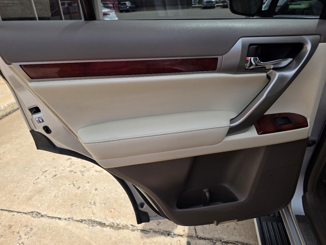 Lexus GX 460 4WD 4dr Premium 2013