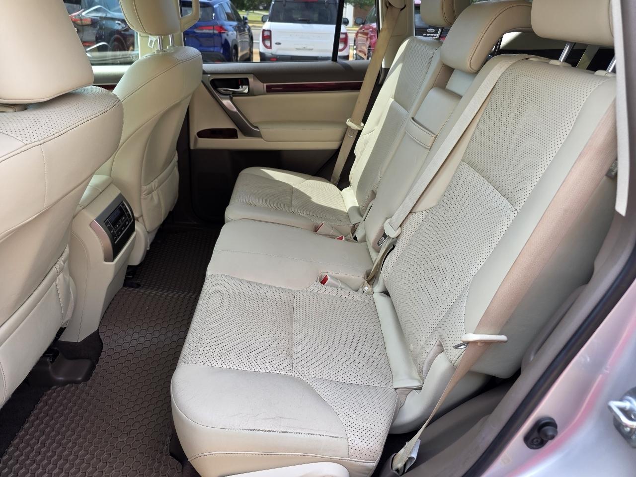 Lexus GX 460 4WD 4dr Premium 2013