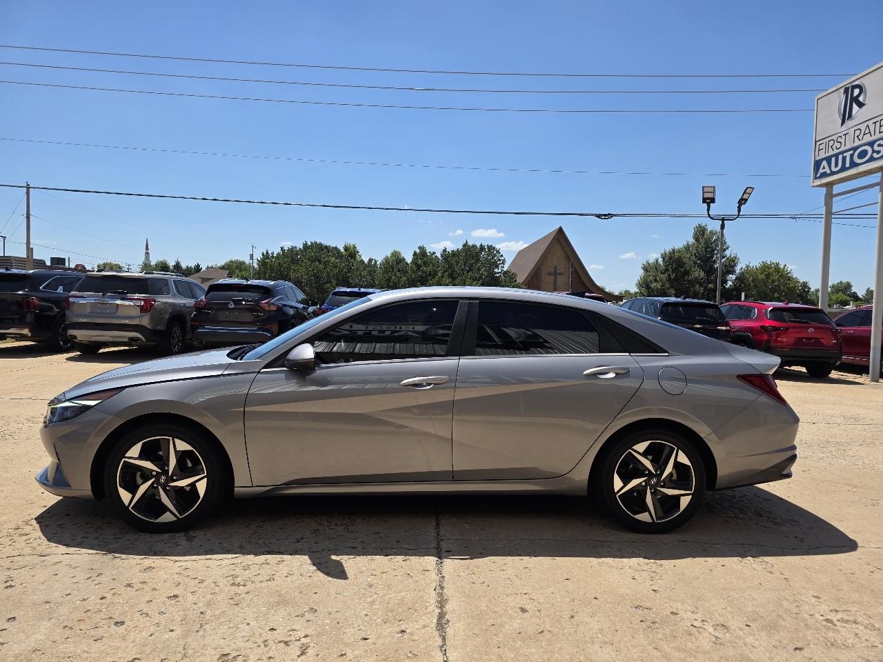 Hyundai Elantra Hybrid Limited DCT 2023