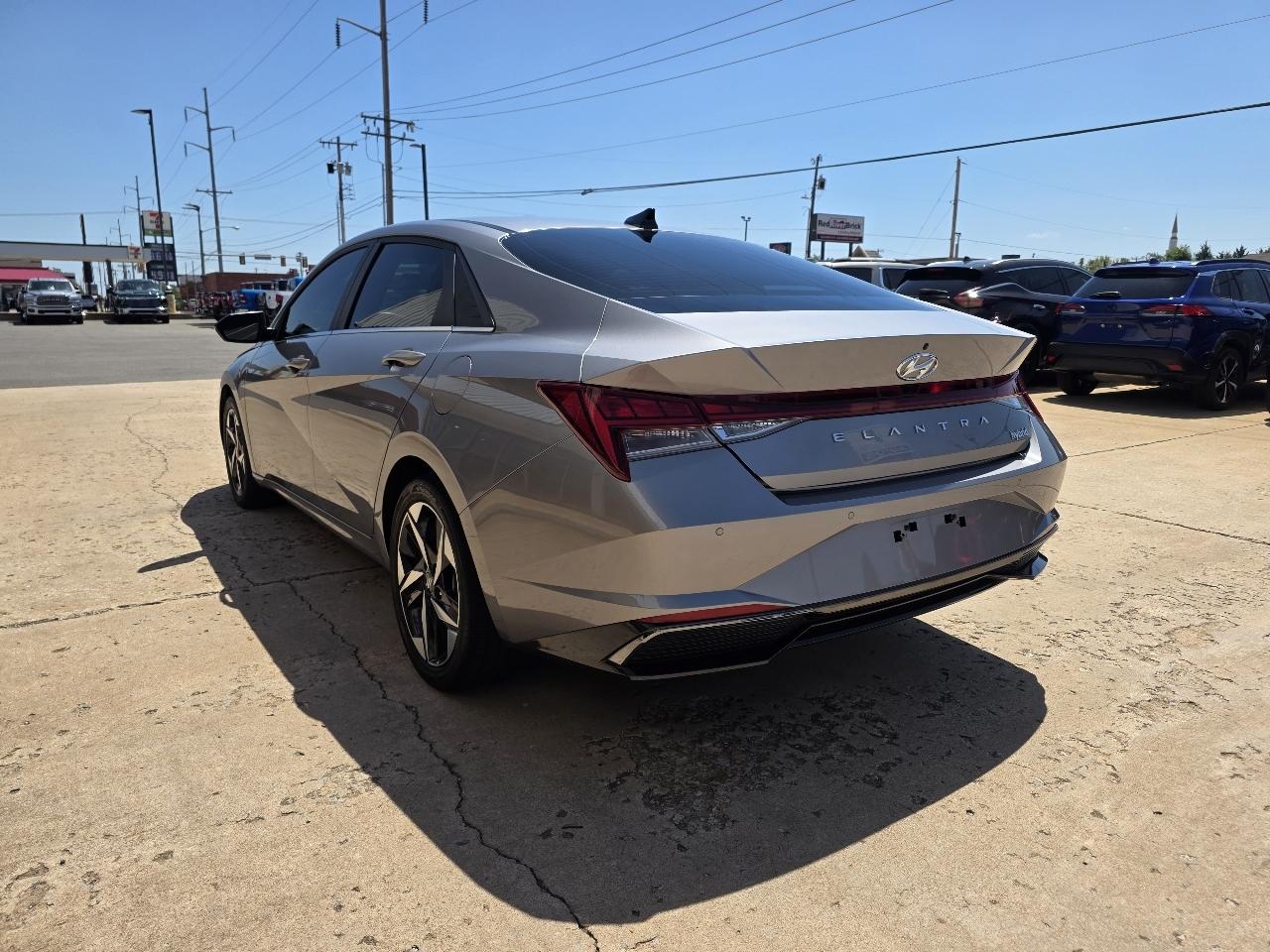 Hyundai Elantra Hybrid Limited DCT 2023