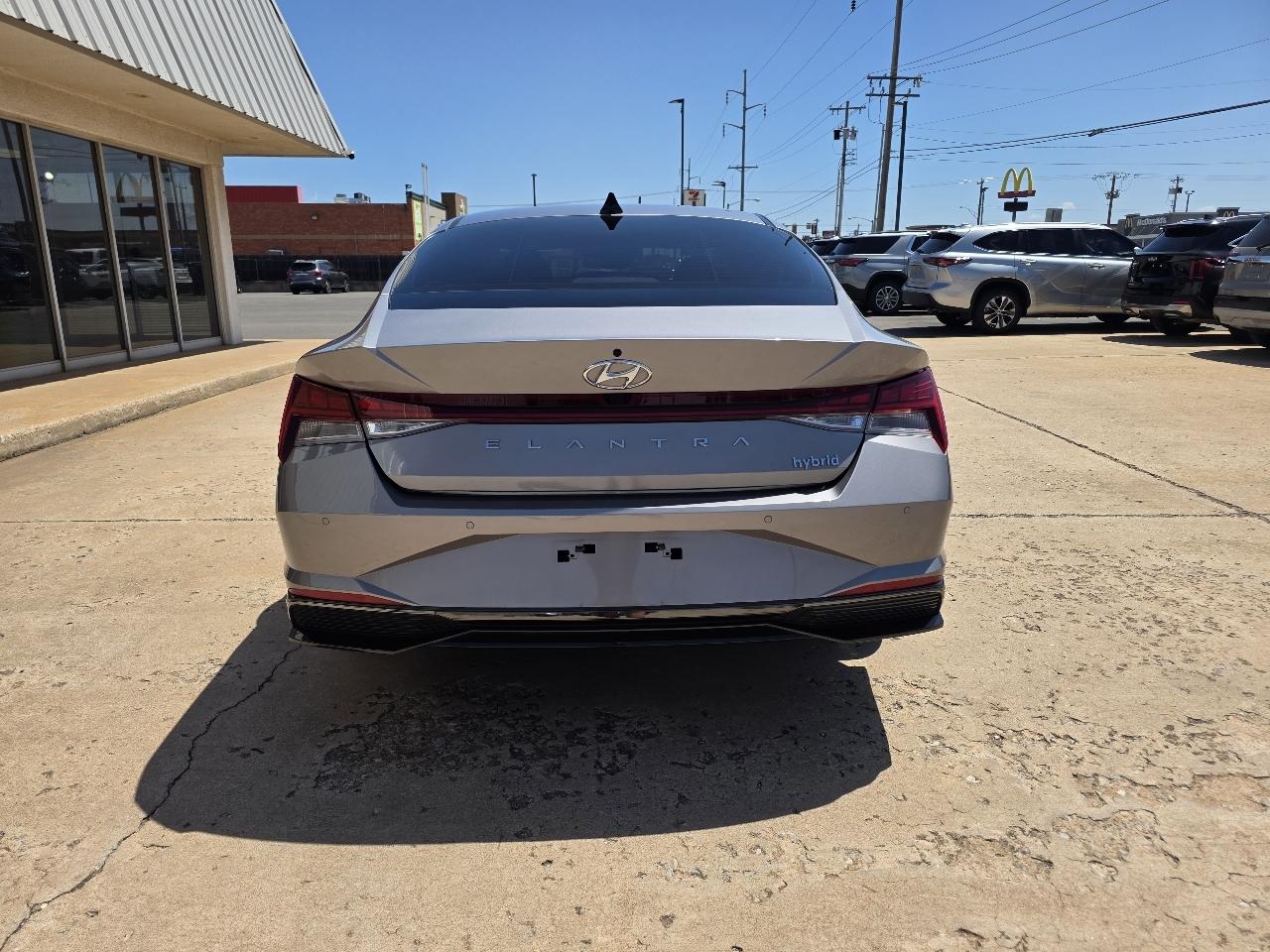 Hyundai Elantra Hybrid Limited DCT 2023