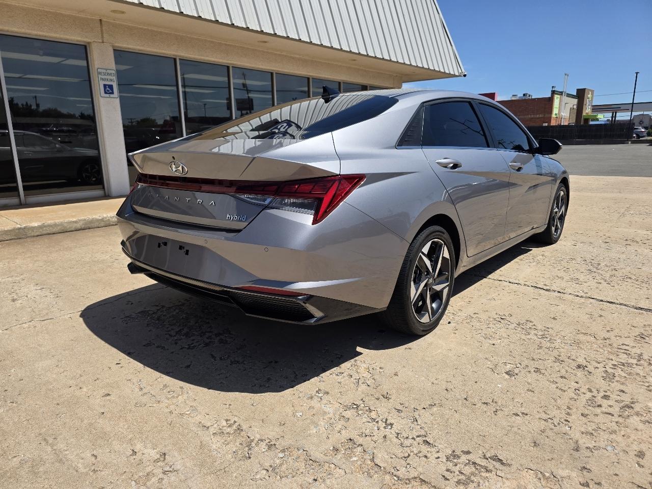 Hyundai Elantra Hybrid Limited DCT 2023