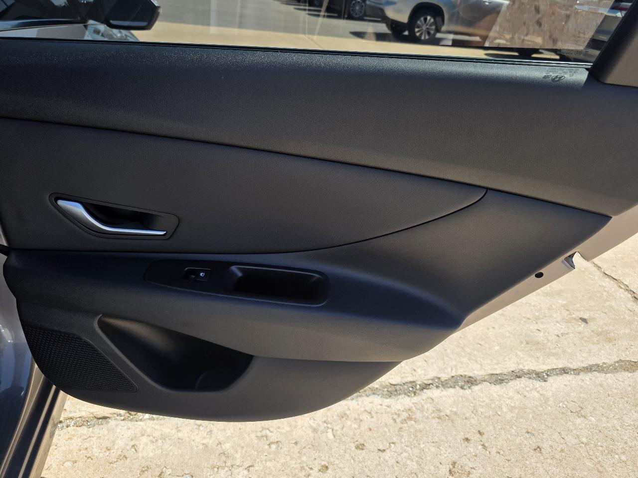 Hyundai Elantra Hybrid Limited DCT 2023