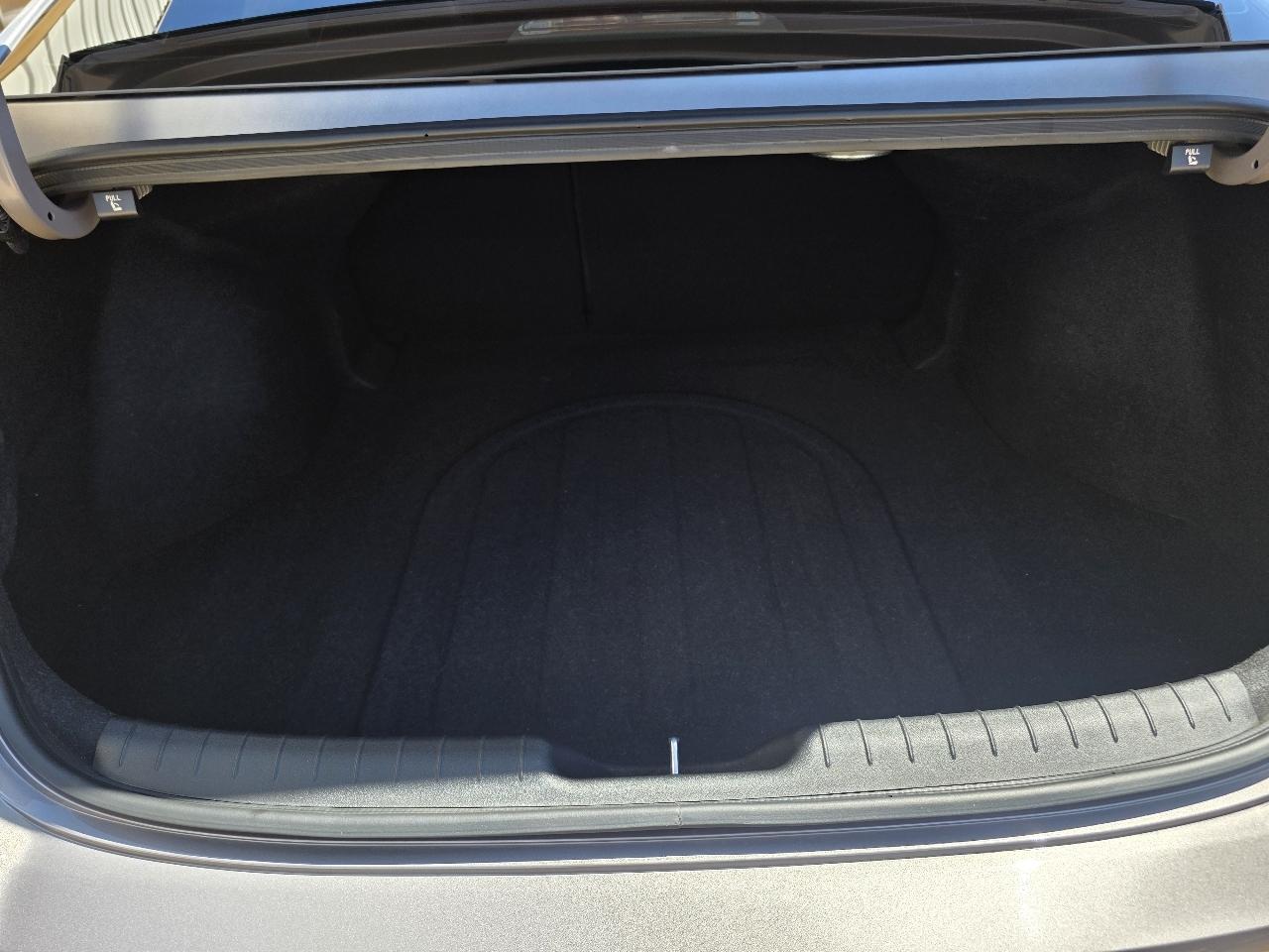 Hyundai Elantra Hybrid Limited DCT 2023