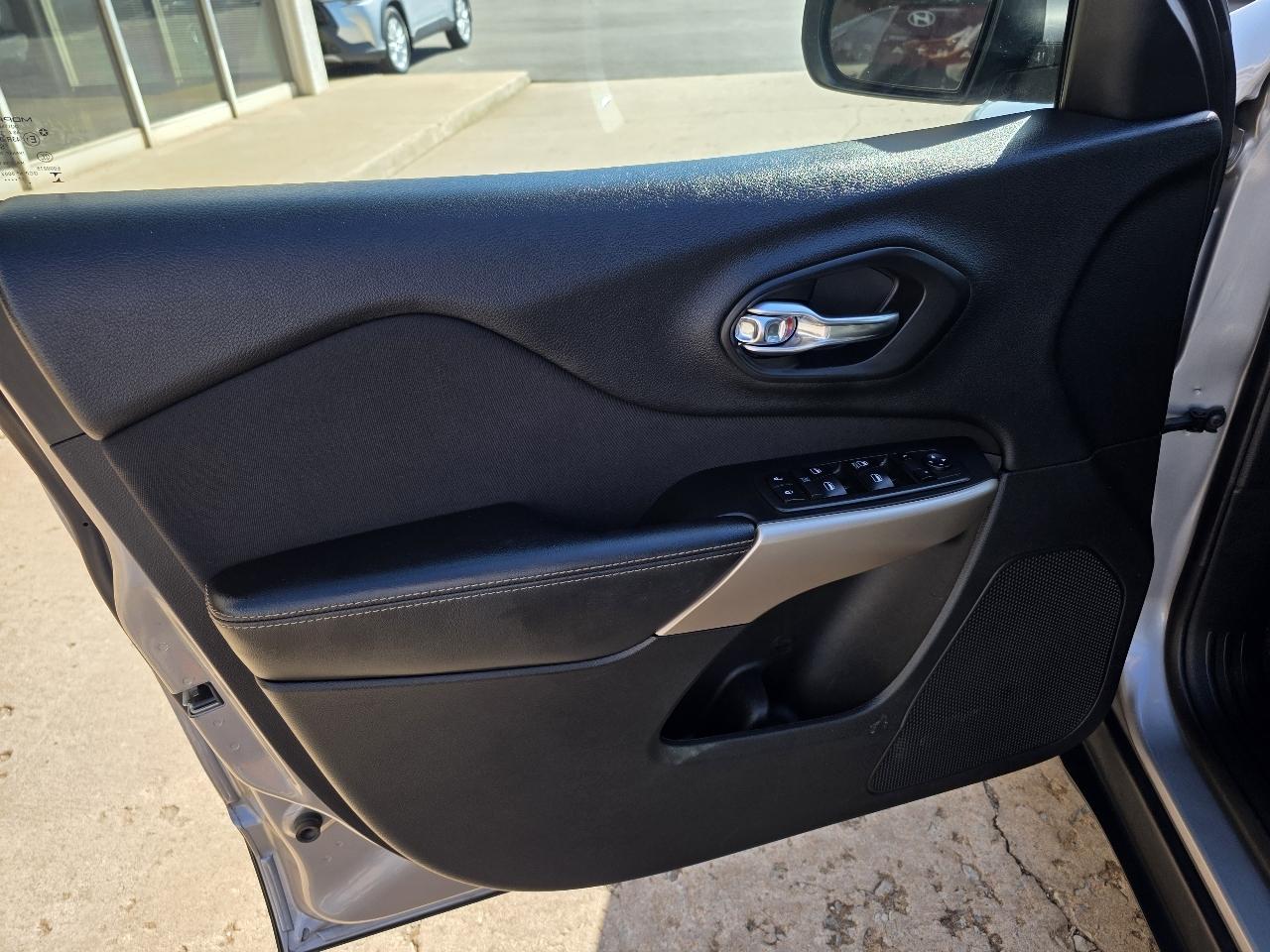 Jeep Cherokee Latitude FWD 2018