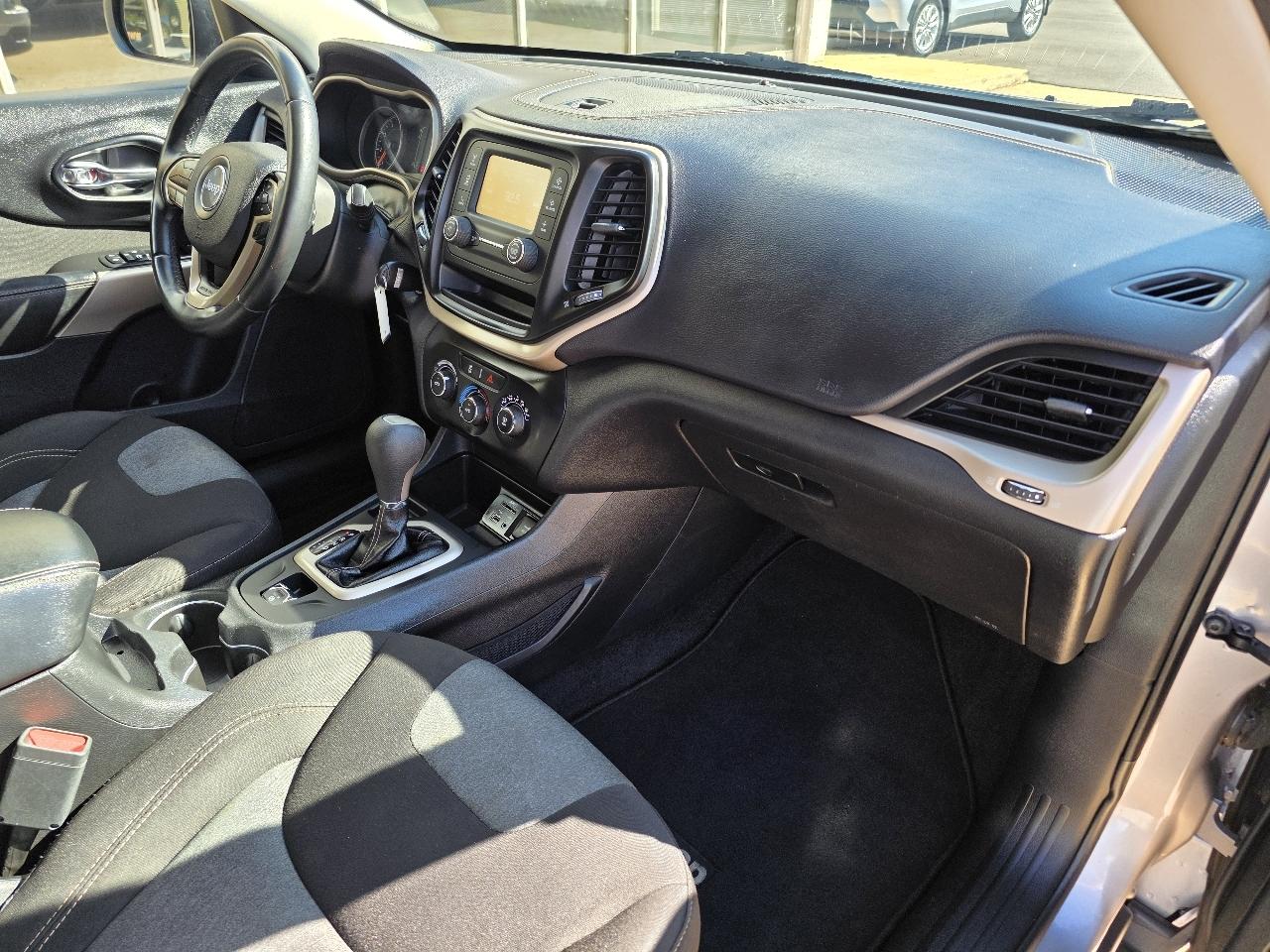 Jeep Cherokee Latitude FWD 2018