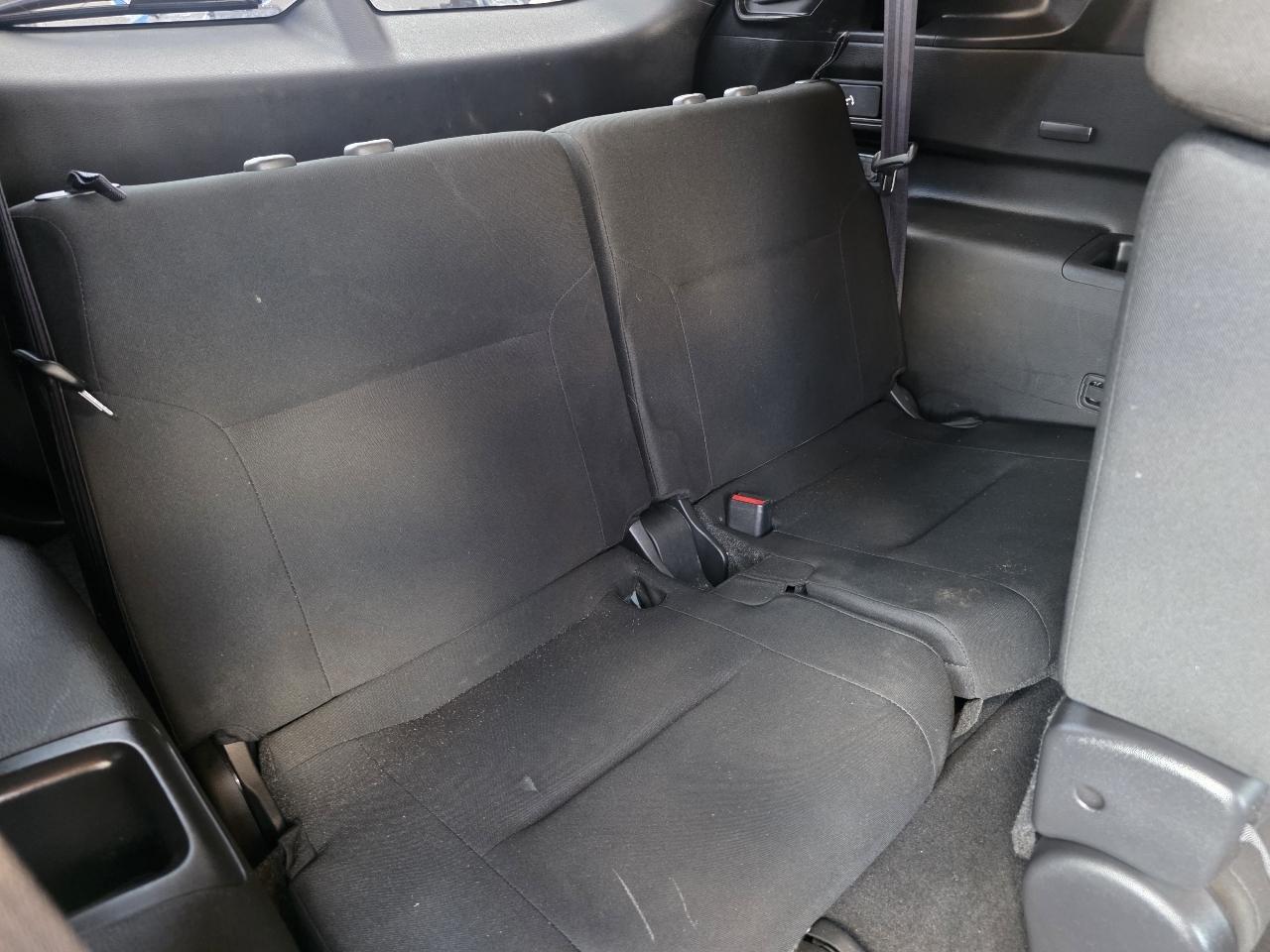 Mitsubishi Outlander ES FWD 2024