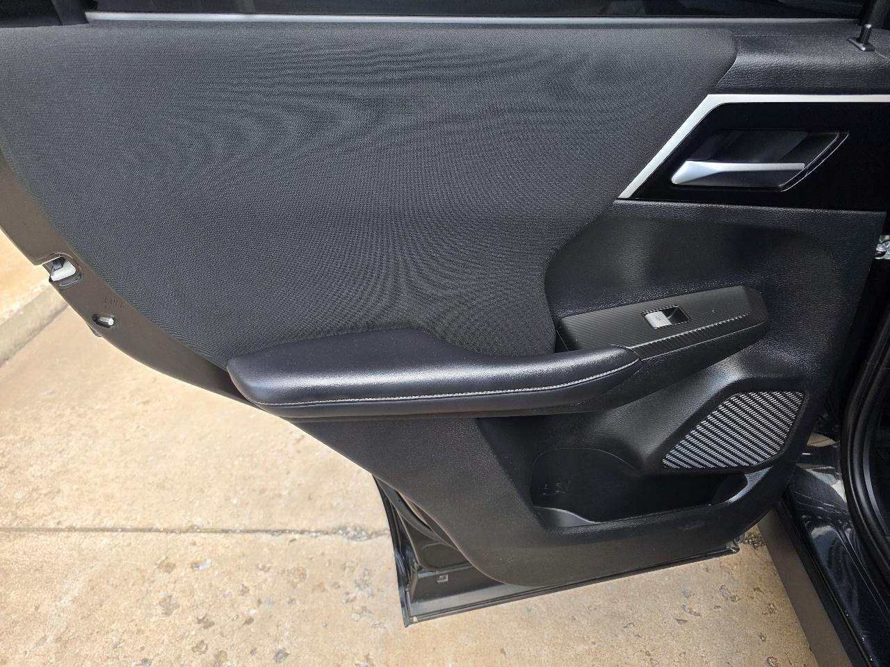 Mitsubishi Outlander ES FWD 2024