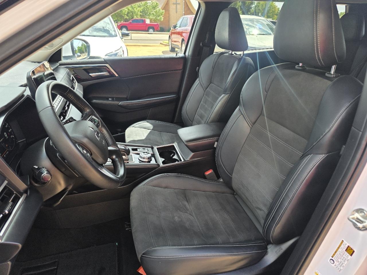 Mitsubishi Outlander SE FWD 2023