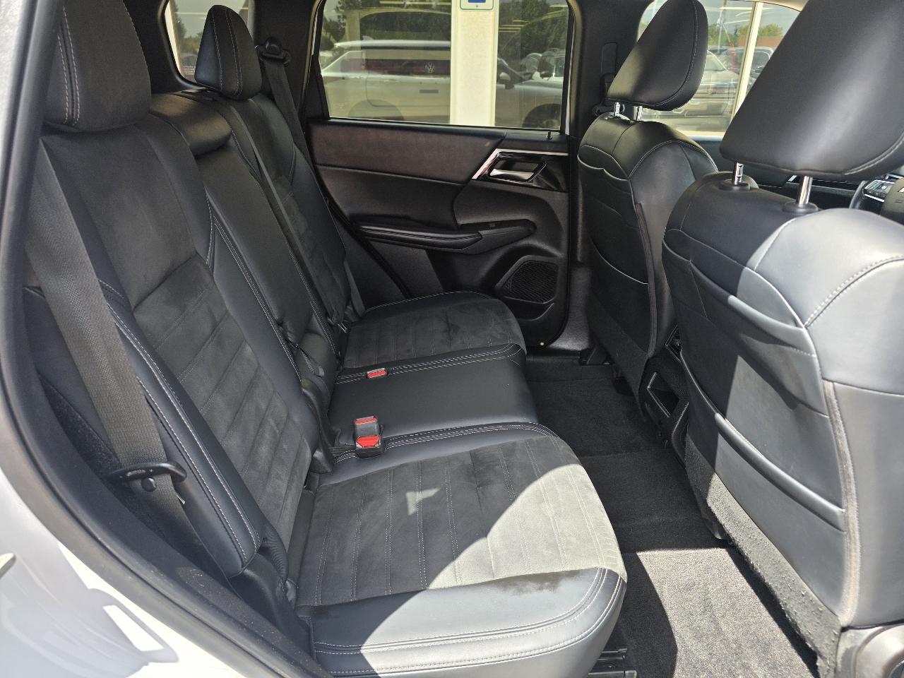 Mitsubishi Outlander SE FWD 2023