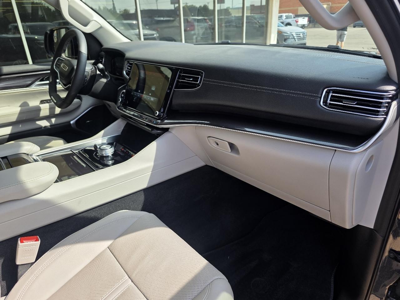 Jeep Wagoneer 4x4 2024