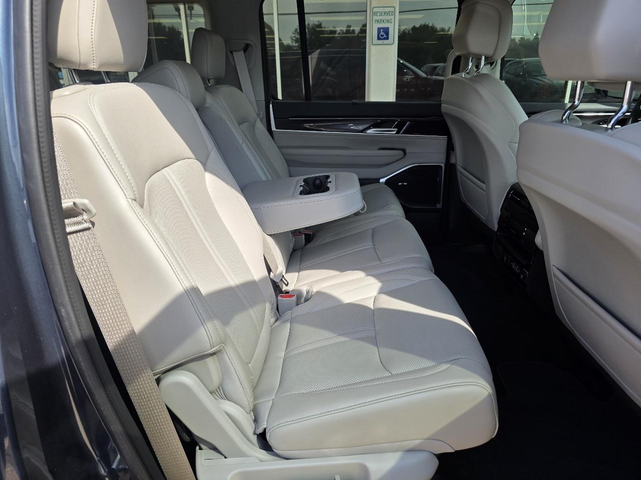 Jeep Wagoneer 4x4 2024