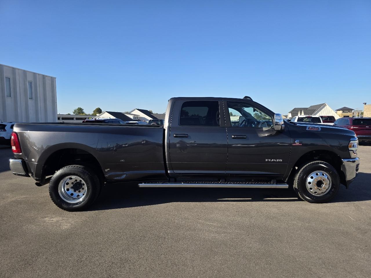 RAM 3500 Laramie 4x4 Crew Cab 8' Box 2024