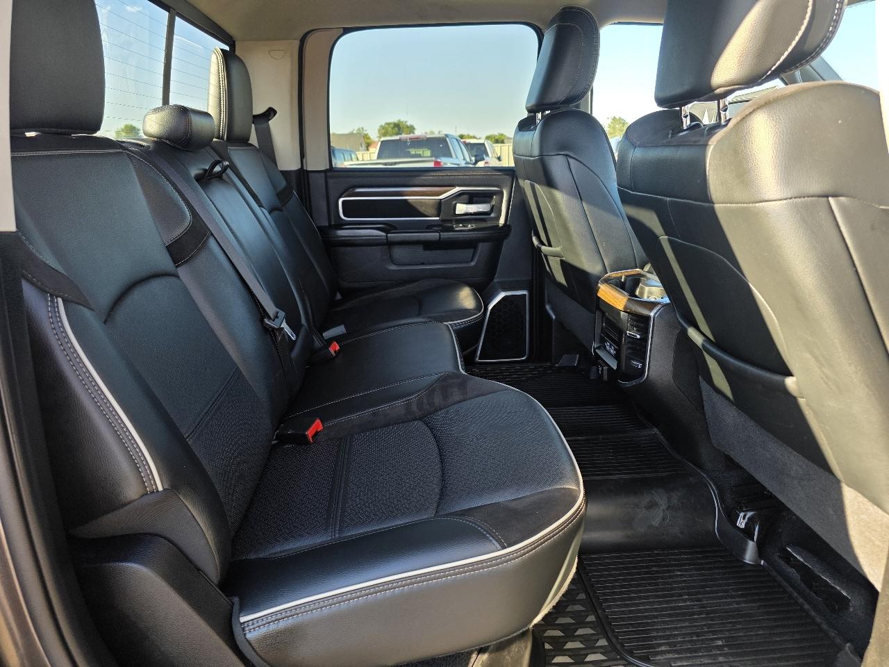 RAM 3500 Laramie 4x4 Crew Cab 8' Box 2024