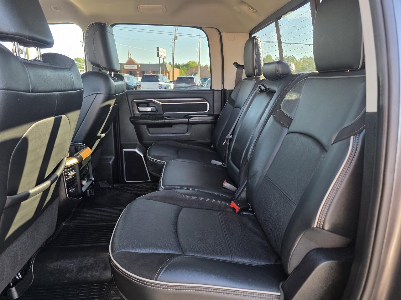 RAM 3500 Laramie 4x4 Crew Cab 8' Box 2024