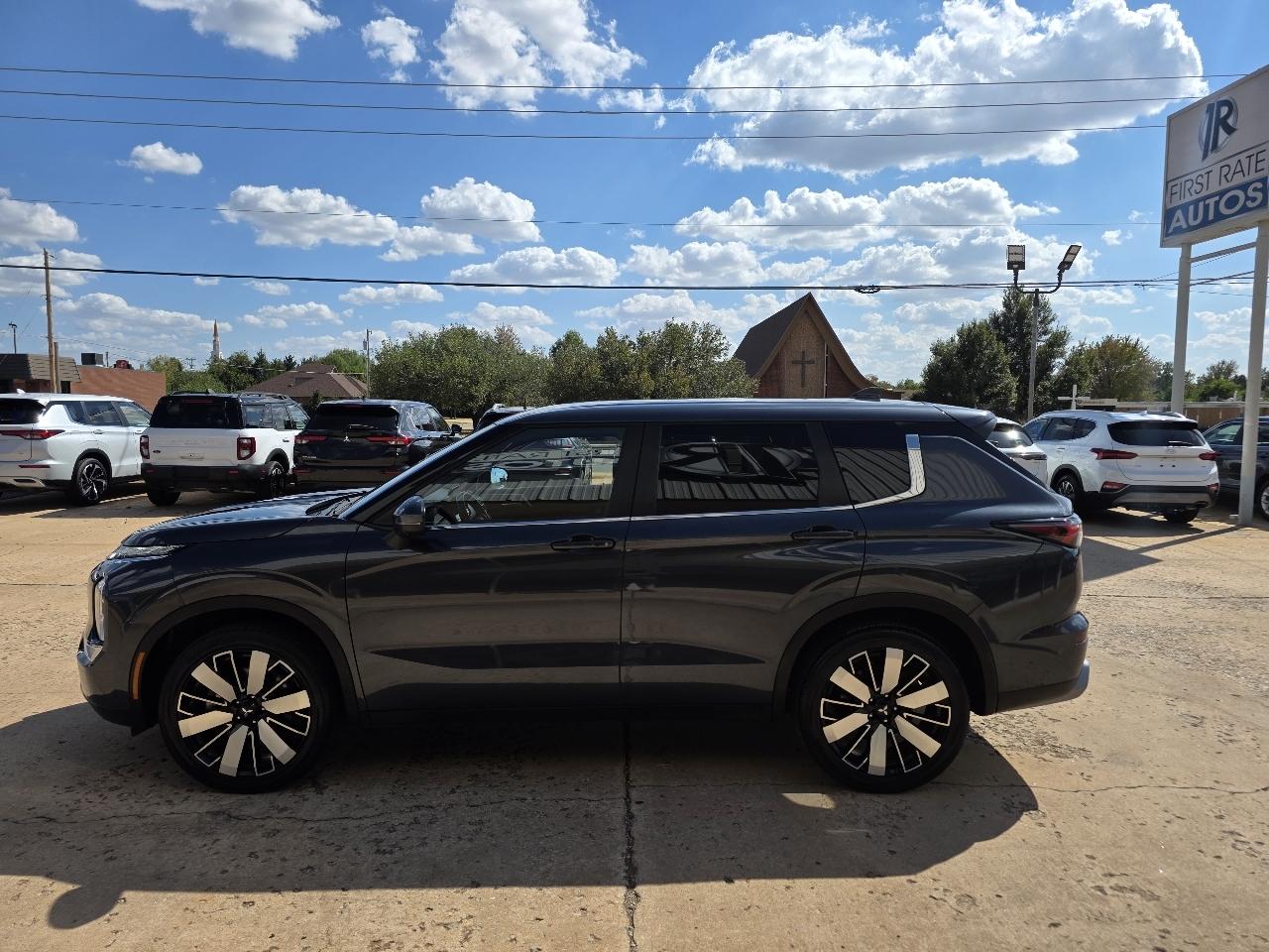 Mitsubishi Outlander SE FWD 2025