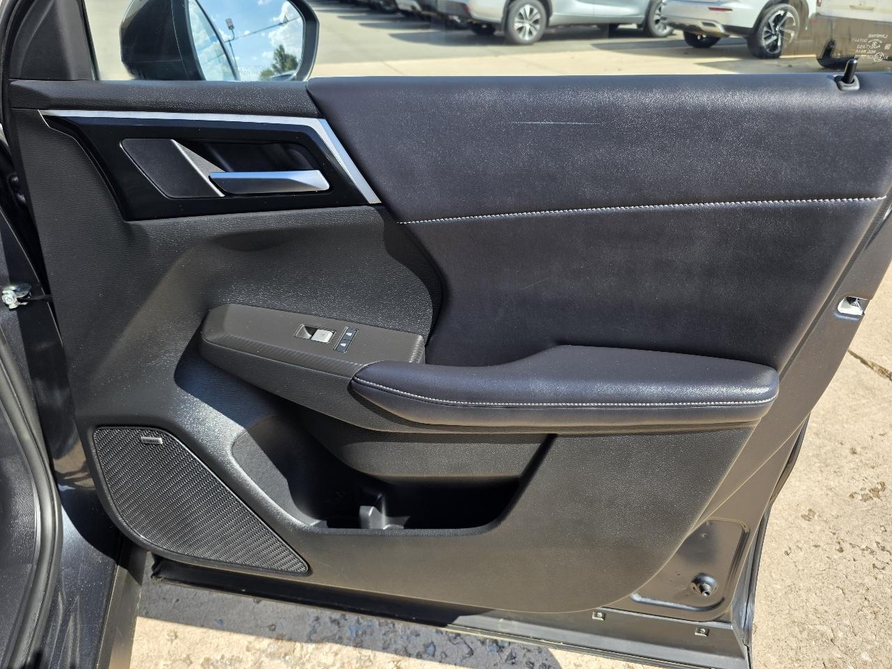 Mitsubishi Outlander SE FWD 2025