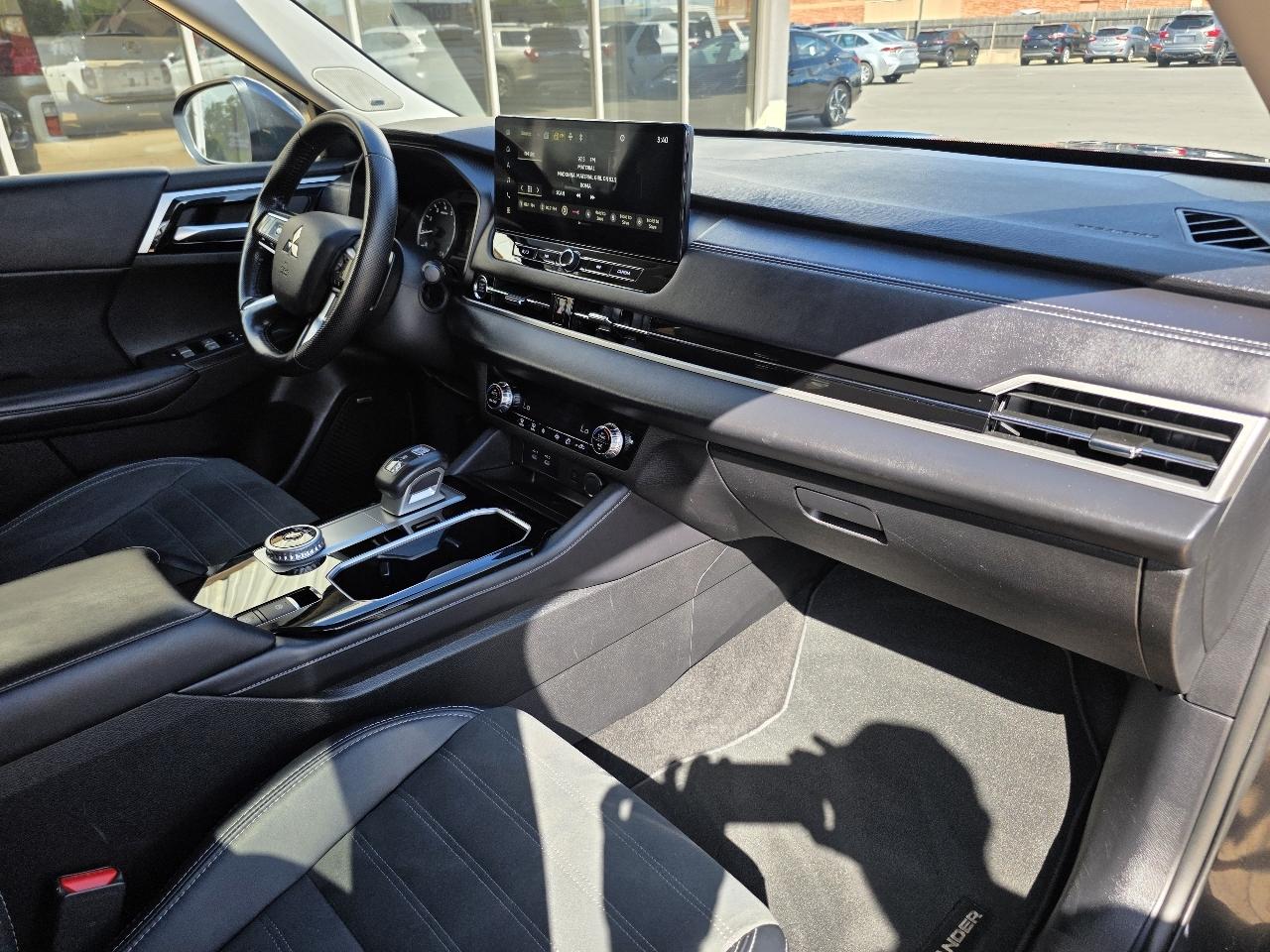 Mitsubishi Outlander SE FWD 2025