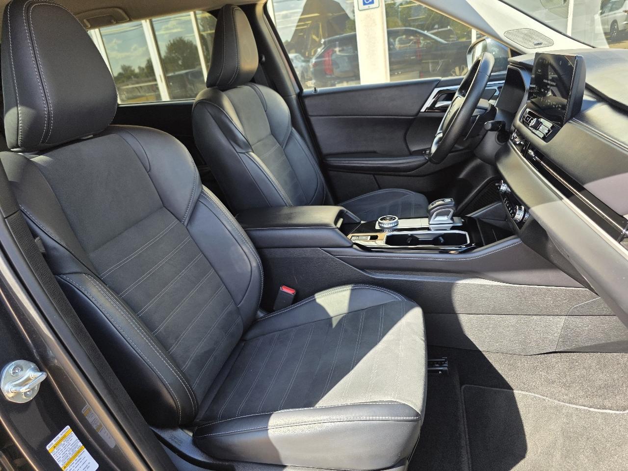 Mitsubishi Outlander SE FWD 2025